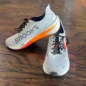 BROOKS Men’s Hyperion 2 running shoes size in Illusion/Coral size 12